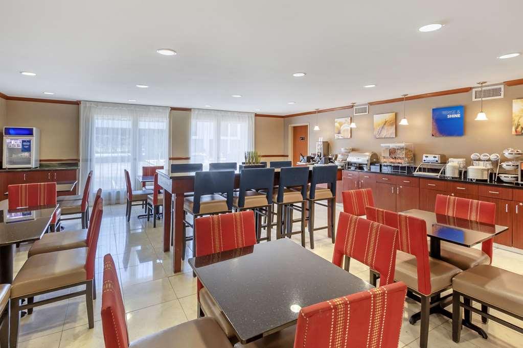 Comfort Inn & Suites Airport Convention Center Charleston Restoran gambar